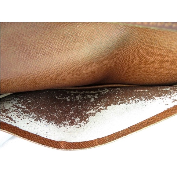 Louis Vuitton Textured Brown Leather Detail - Picture 12 of 16